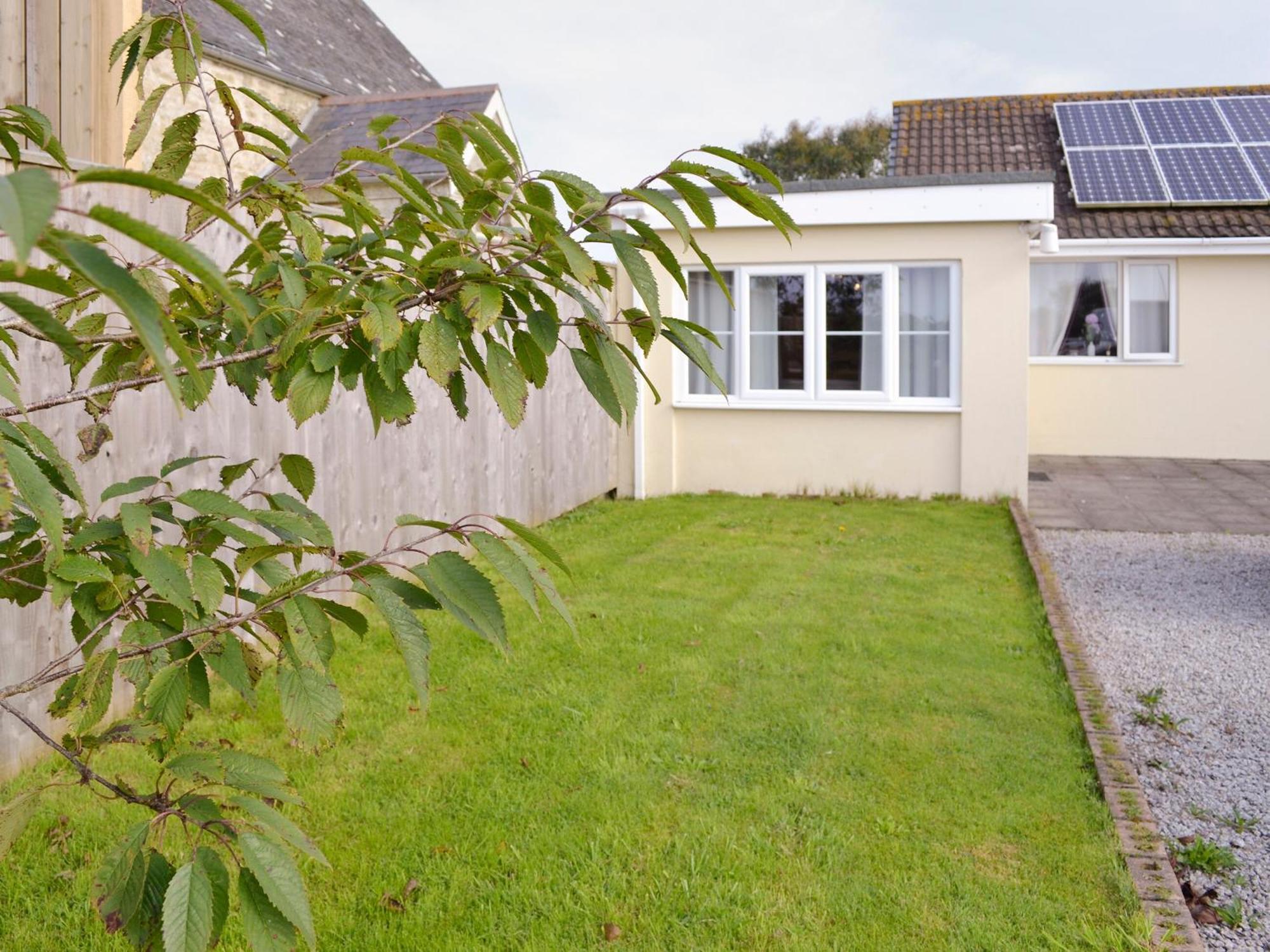Villa Lindum Leys Saint Hilary  Exterior foto